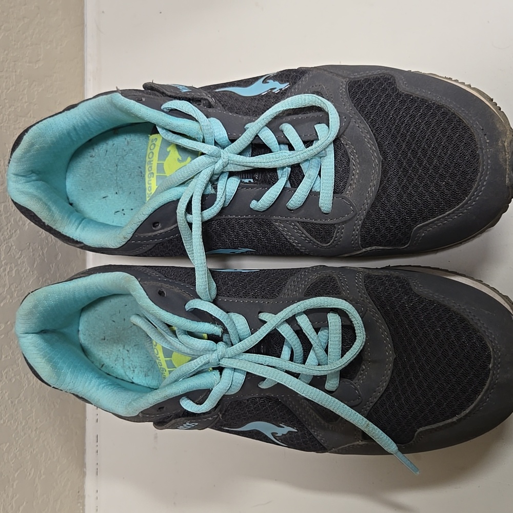 Charcoal & Teal Kangaroos Womens Size 9